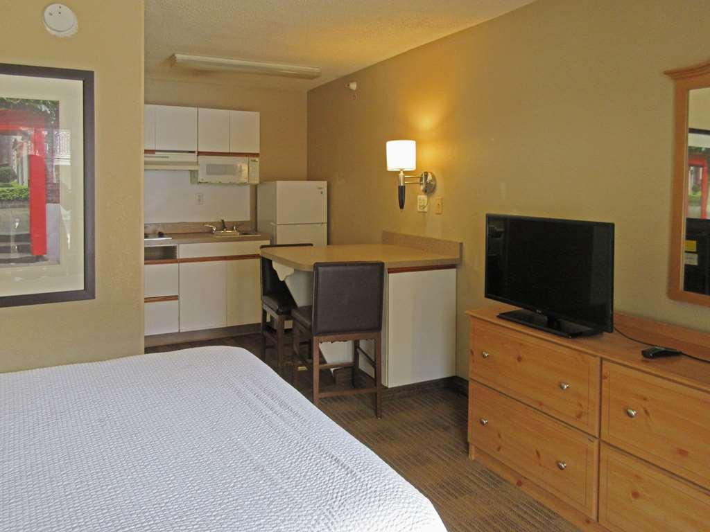 Suburban Studios Raleigh - Crabtree Valley Habitación foto